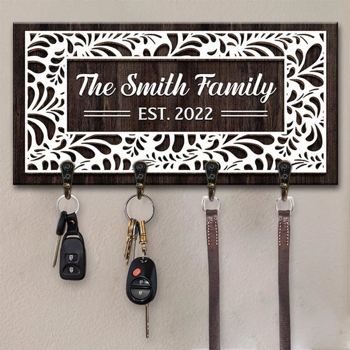 A Warm Welcome to Our Home - Customized Family Home Décor Key Hanger and Key Holder - Gift For Family Members