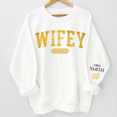 Wifey Est. Year - Customizable Unisex Sweatshirt for Couples with Sleeve Design- Ideal Gift for a Husband and Wife, Couples, Anniversary