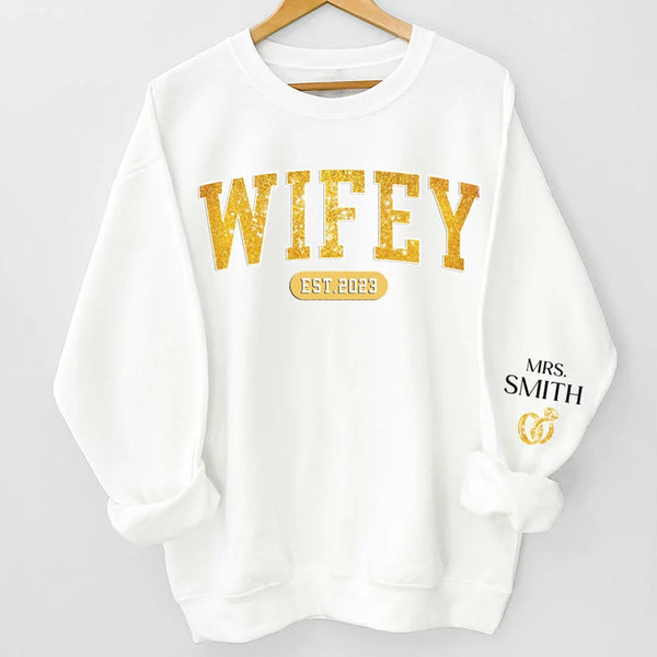 Wifey Est. Year - Customizable Unisex Sweatshirt for Couples with Sleeve Design- Ideal Gift for a Husband and Wife, Couples, Anniversary