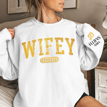 Wifey Est. Year - Customizable Unisex Sweatshirt for Couples with Sleeve Design- Ideal Gift for a Husband and Wife, Couples, Anniversary