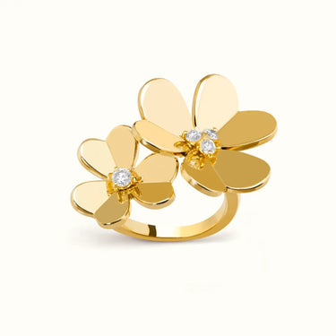 Frivole Double Flower Center Stone Ring