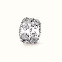 Perlée White Wide Pavé Clover Band Ring