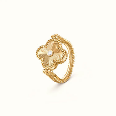 Vintage Alhambra Fluted Center Stone Ring